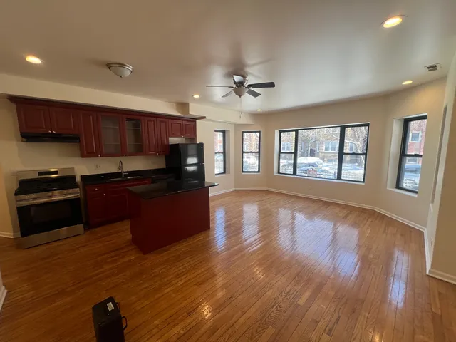 $2,100 | 7748 South Yates Boulevard, Unit 1S, Chicago, IL 60649