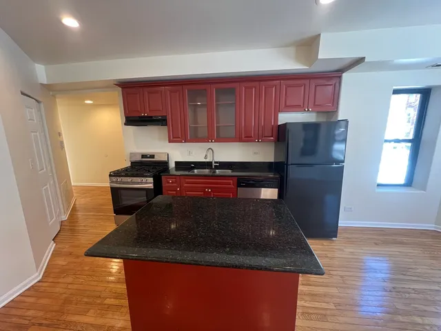 $2,100 | 7748 South Yates Boulevard, Unit 1S, Chicago, IL 60649