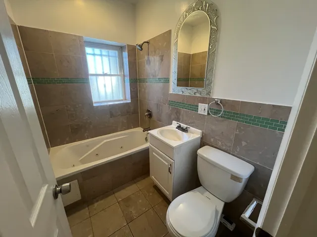 $2,100 | 7748 South Yates Boulevard, Unit 1S, Chicago, IL 60649