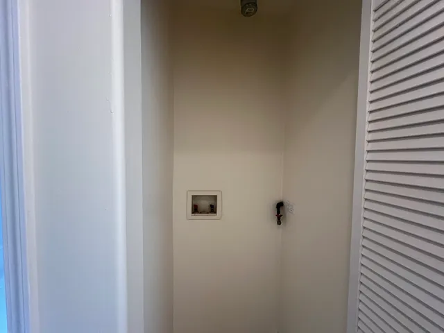 $2,100 | 7748 South Yates Boulevard, Unit 1S, Chicago, IL 60649