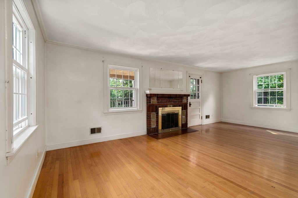 4 Greaton Road Boston, MA 02132 - Photo 12 of 19 Gallery Image 12