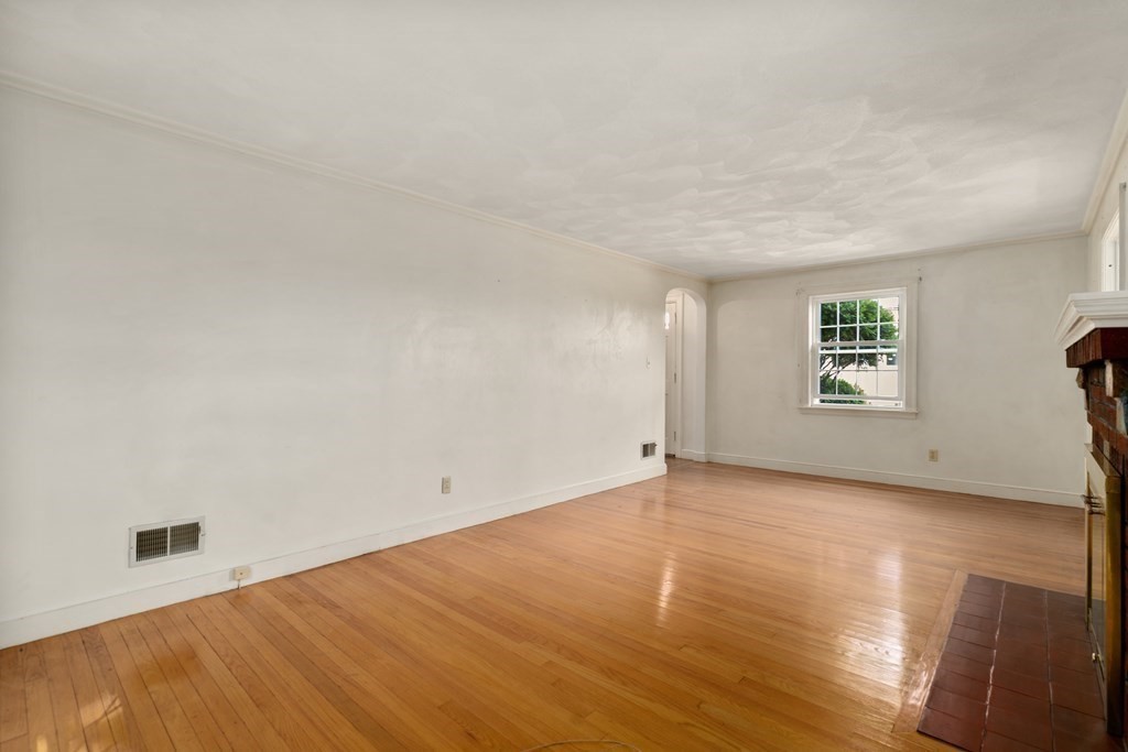 4 Greaton Road Boston, MA 02132 - Photo 13 of 19 Gallery Image 13