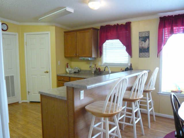 7106 Spring Creek Road Tullahoma, TN 37388 - Photo 8 of 20 Bar with stools included