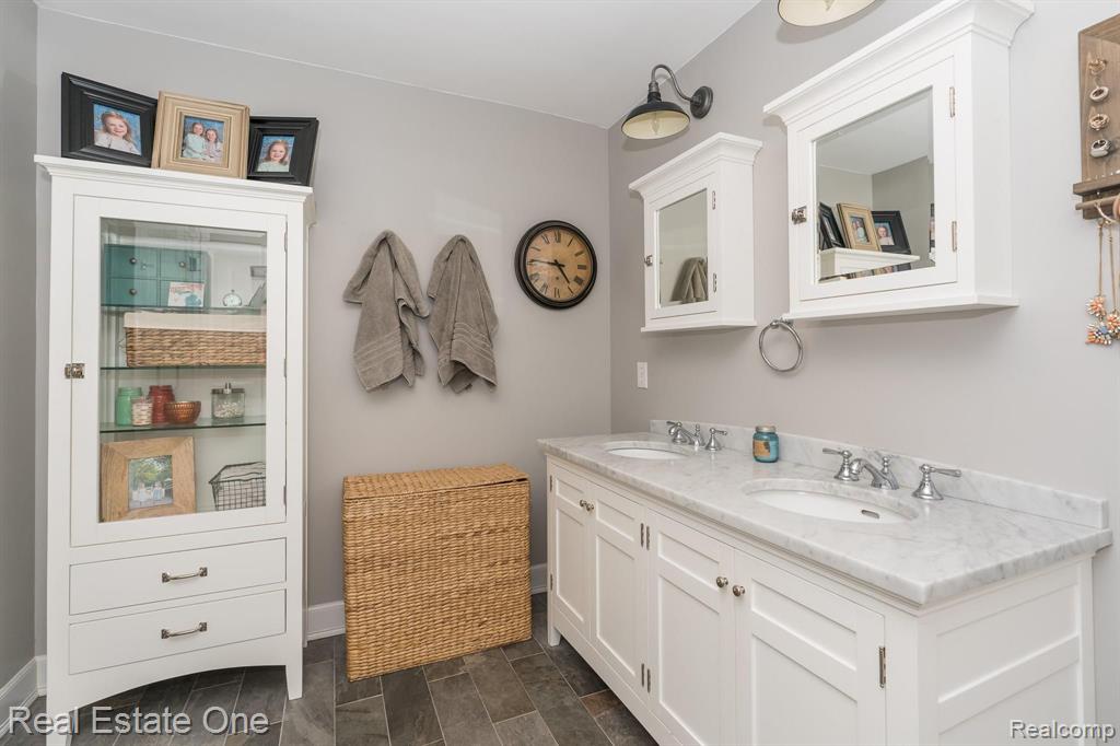 1935 Clear Point Court Rochester Hills, MI 48306 - Photo 21 of 24