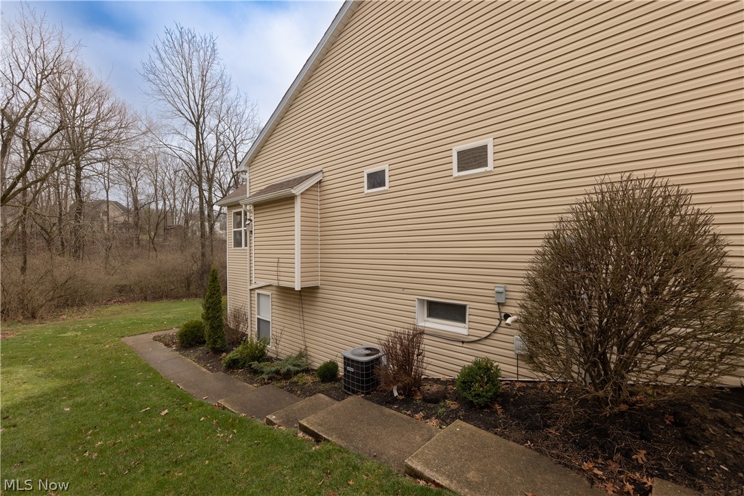 4902 Foote Road, Unit 14 Medina, OH 44256 - Photo 34 of 42 Cement stairs to the backyard