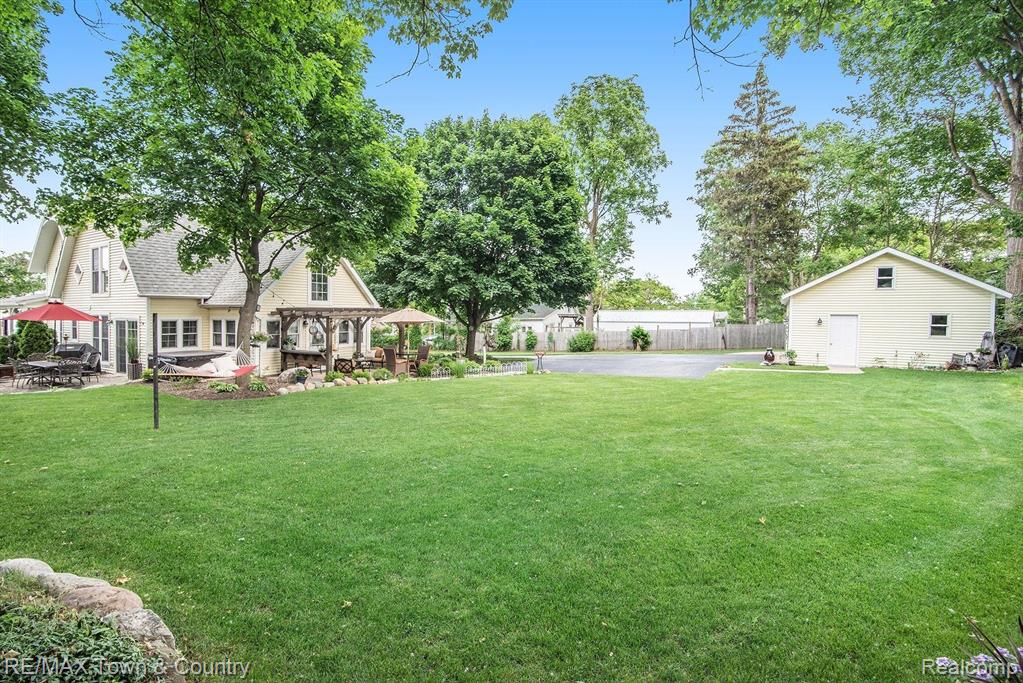 415 West Main Street Flushing, MI 48433 - Photo 32 of 37