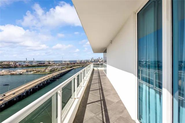 $1,900,000 | 540 West Avenue, Unit 2311, Miami Beach, FL 33139