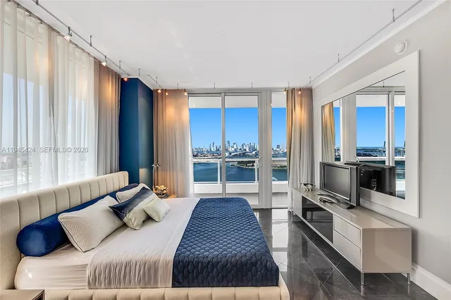 $1,900,000 | 540 West Avenue, Unit 2311, Miami Beach, FL 33139