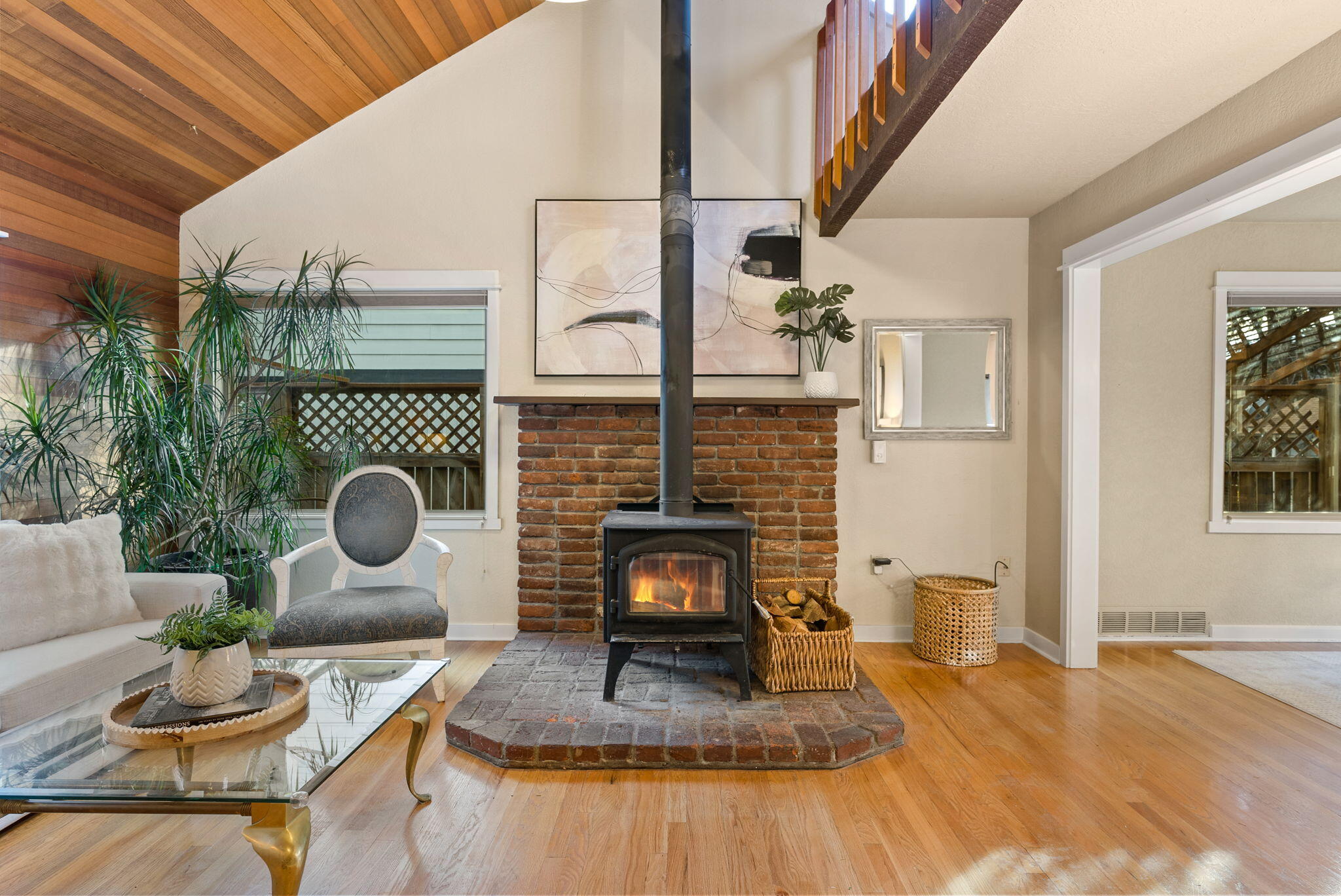 1439 Northwest 4th Street Bend, OR 97703 - Photo 11 of 41 Living Room