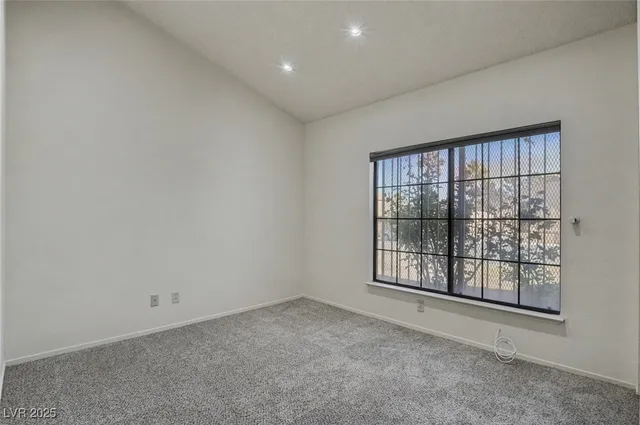 $1,940 | 7951 Aspendale Drive, Las Vegas, NV 89123