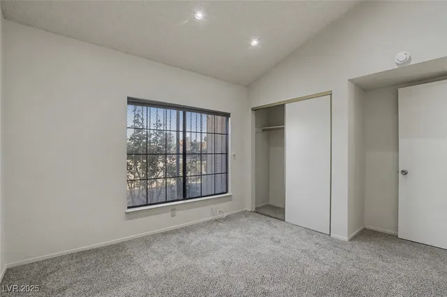 $1,940 | 7951 Aspendale Drive, Las Vegas, NV 89123