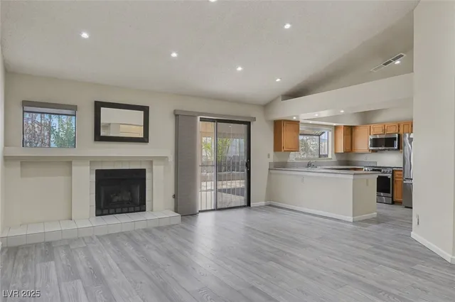 $1,940 | 7951 Aspendale Drive, Las Vegas, NV 89123