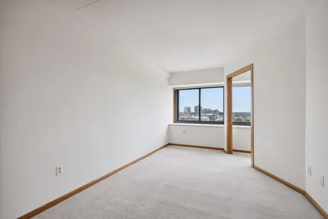 $214,990 | 1920 South 1st Street, Unit 1406, Minneapolis, MN 55454