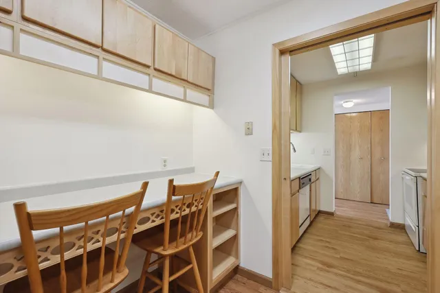 $214,990 | 1920 South 1st Street, Unit 1406, Minneapolis, MN 55454