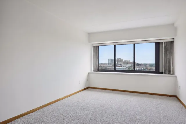 $214,990 | 1920 South 1st Street, Unit 1406, Minneapolis, MN 55454