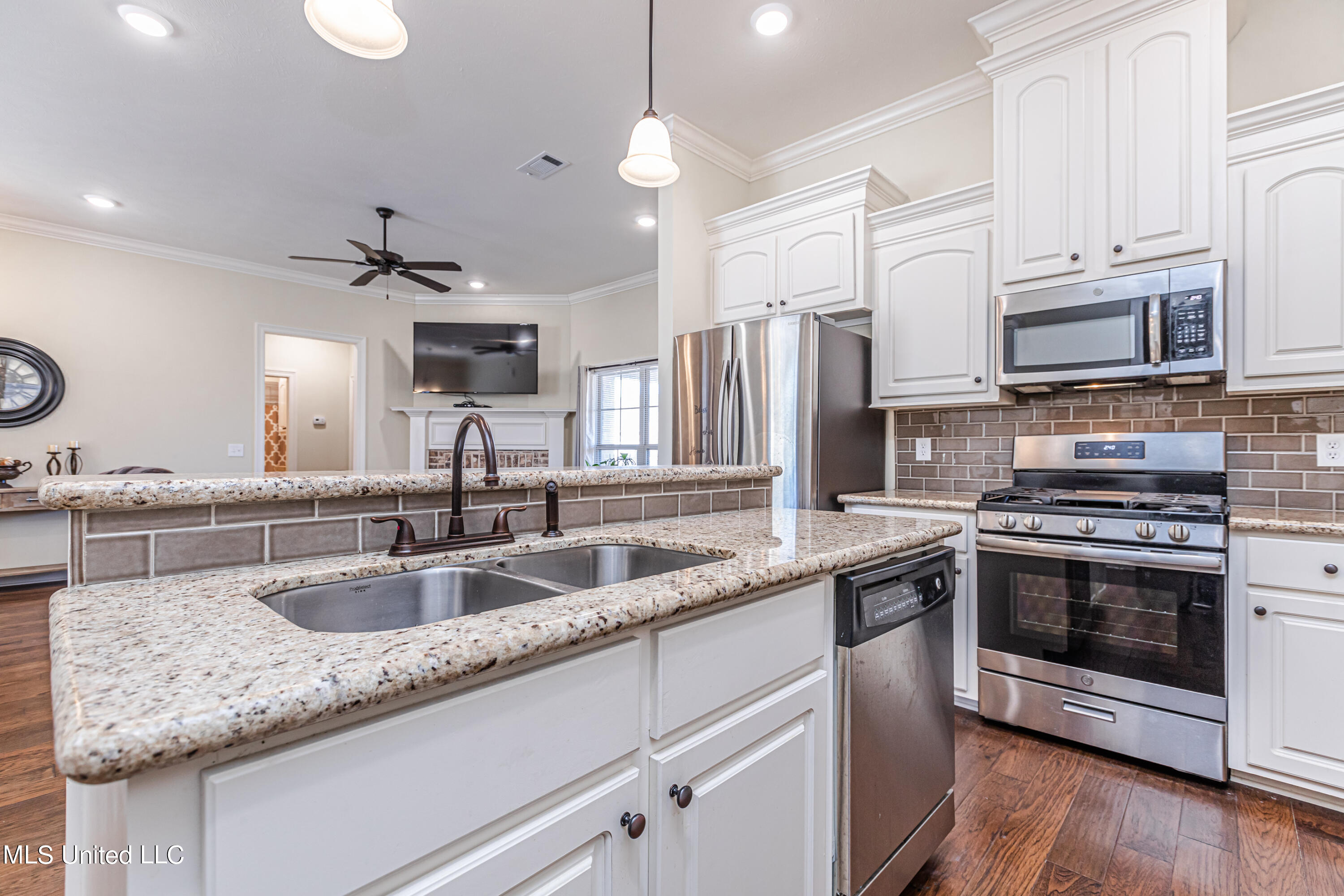 161 Western Ridge Circle Canton, MS 39046 - Photo 8 of 23 926A0999
