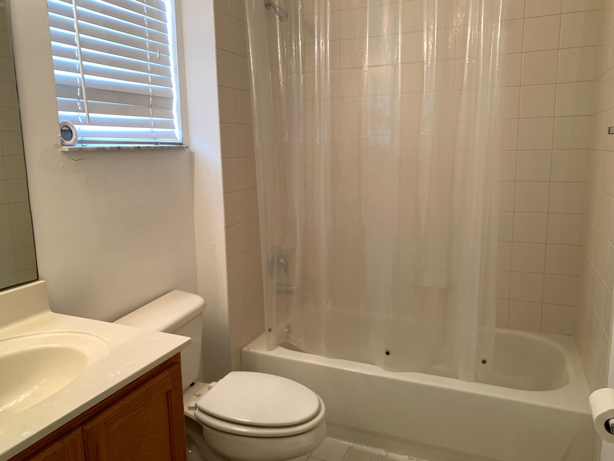 3254 Mirella Drive Riviera Beach, FL 33404 - Photo 9 of 10 image4