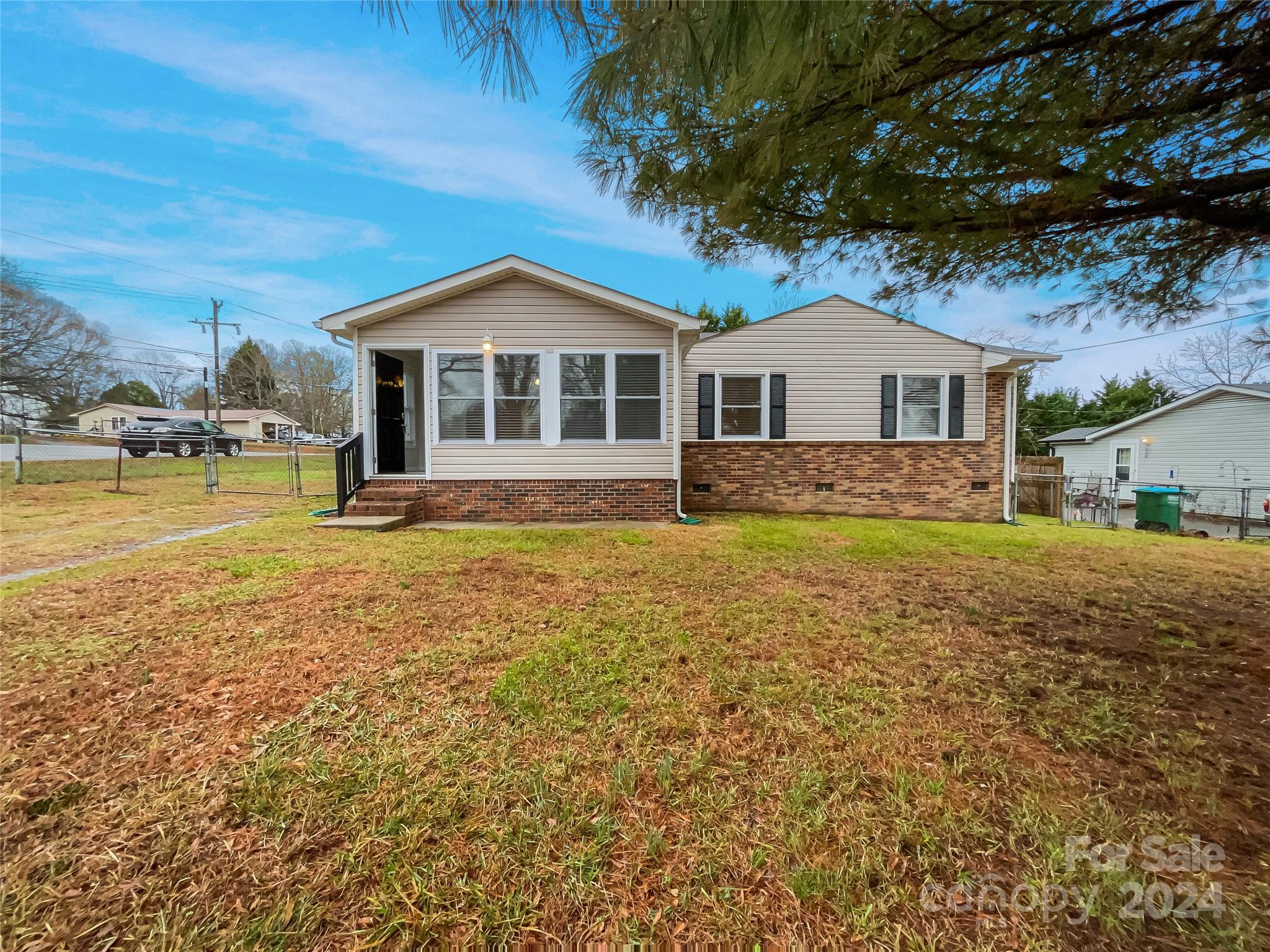 518 East Washington Ave