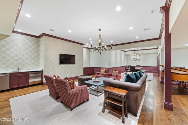 $12,495,000 | 537 North Street, Greenwich, CT 06830