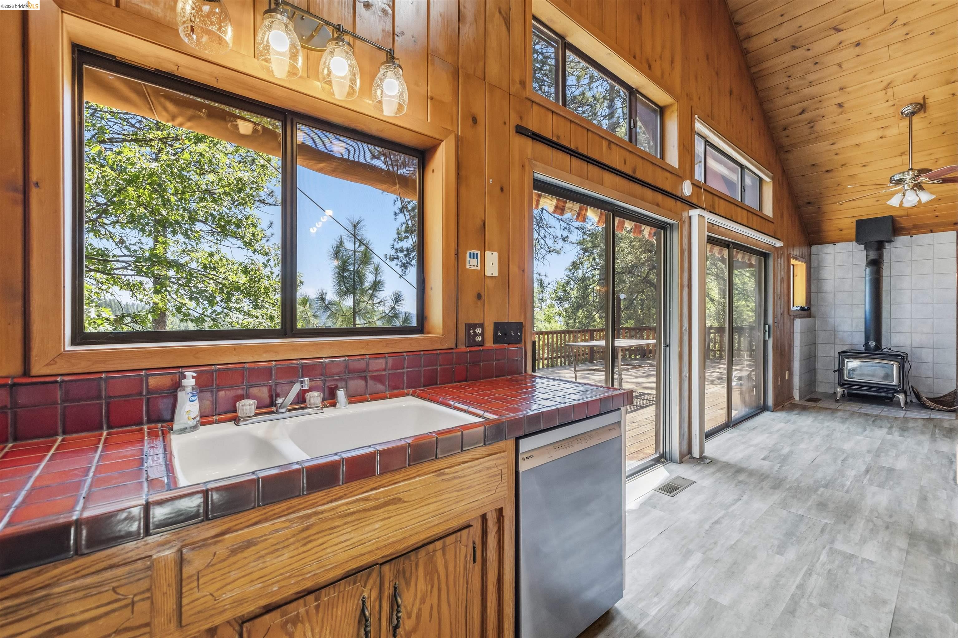 23939 Broken Bit Road Sonora, CA 95370 - Photo 9 of 42 Gallery Image 9