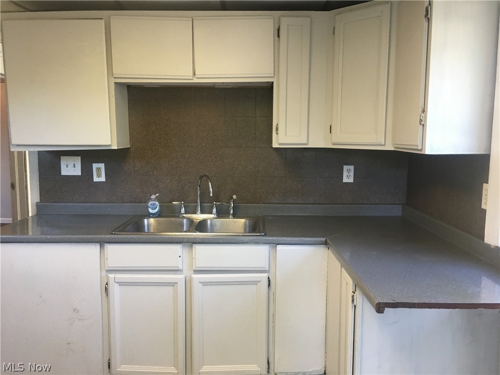 316 Warner Road Southeast Canton, OH 44707 - Photo 7 of 35 Gallery Image 7