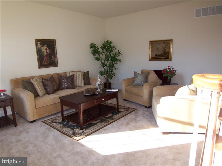 41 Mill Road Hatfield, PA 19440 - Photo 3 of 18 Living Room
