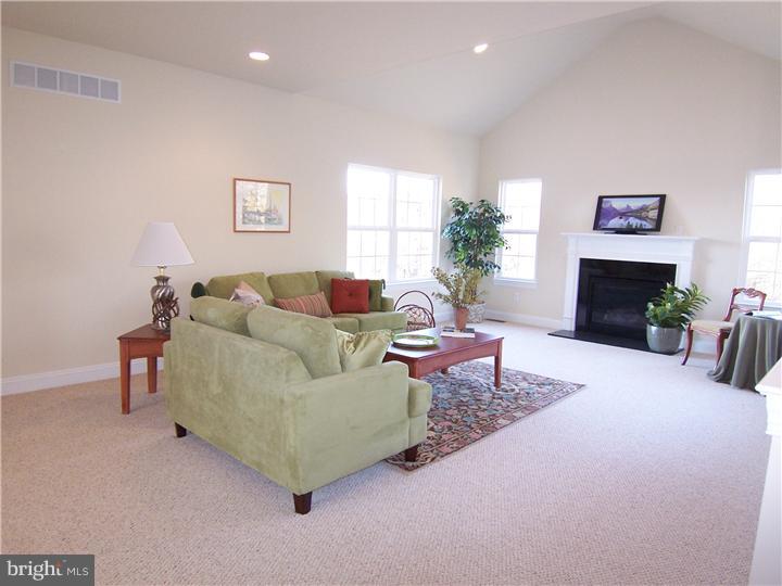 41 Mill Road Hatfield, PA 19440 - Photo 5 of 18 Family Room