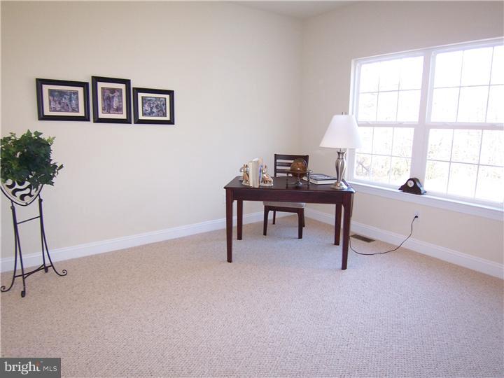 41 Mill Road Hatfield, PA 19440 - Photo 6 of 18 Office / Study