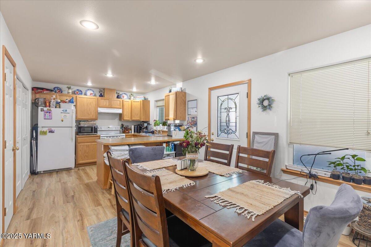 Undisclosed Address Selah, WA 98942 - Photo 13 of 20 Dining