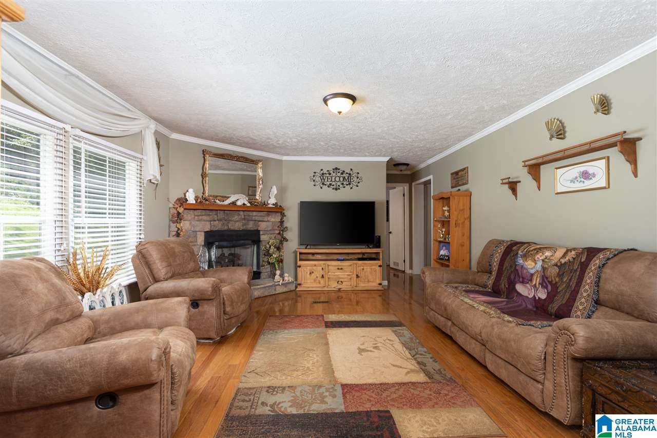 1574 White Plains Road Anniston, AL 36207 - Photo 4 of 48