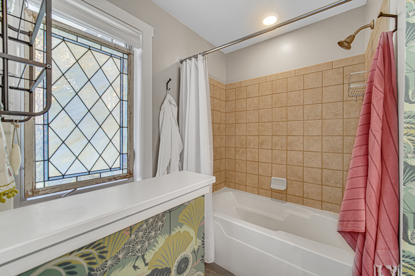 1024 Harris Road Grayslake, IL 60030 - Photo 31 of 68 a bathroom with a bathtub and shower