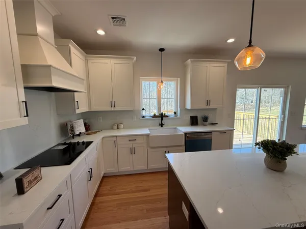 $834,900 | 7 Morrow Court, Walden, NY 12586