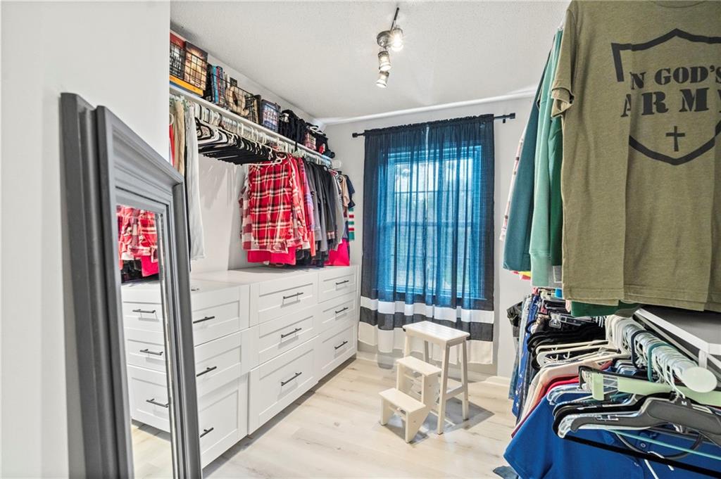 12811 Reeder Street Overland Park, KS 66213 - Photo 39 of 53