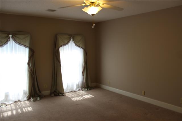 516 Pond Apple Road Clarksville, TN 37043 - Photo 11 of 20 Gallery Image 11