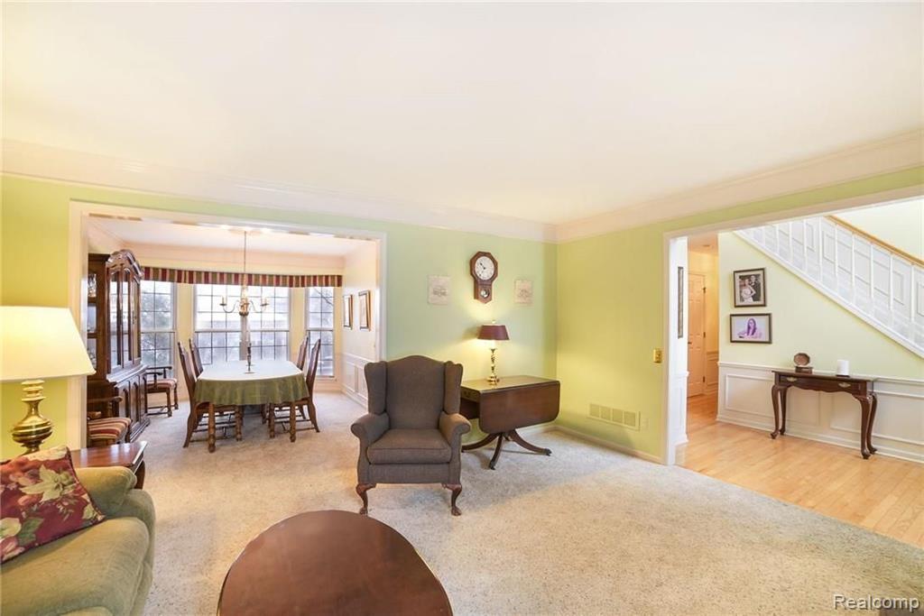 1227 Arms Court Rochester Hills, MI 48307 - Photo 4 of 37