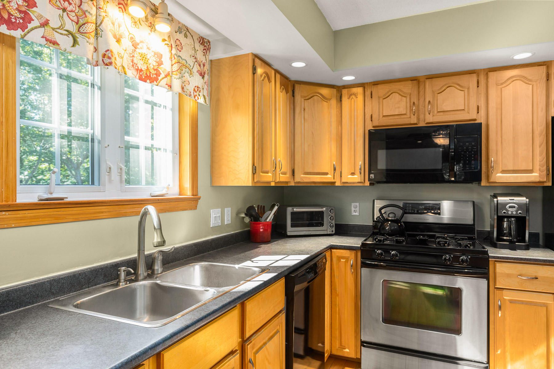 130 Brave Boat Harbor Road Kittery, ME 03905 - Photo 6 of 42 130 Brave Boat Harbor Road