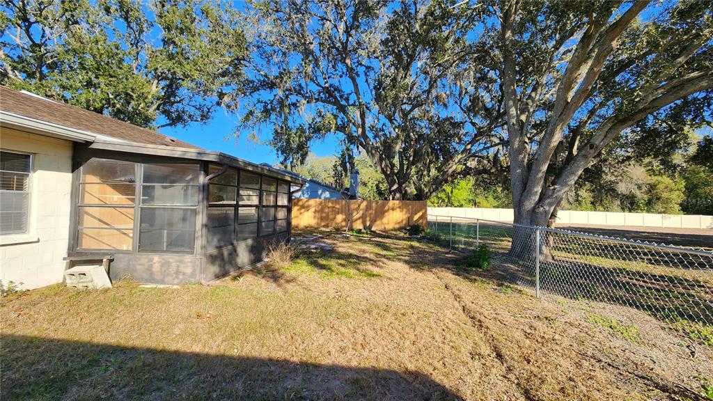 14921 Old Pointe Road Tampa, FL 33613 - Photo 24 of 32 Gallery Image 24
