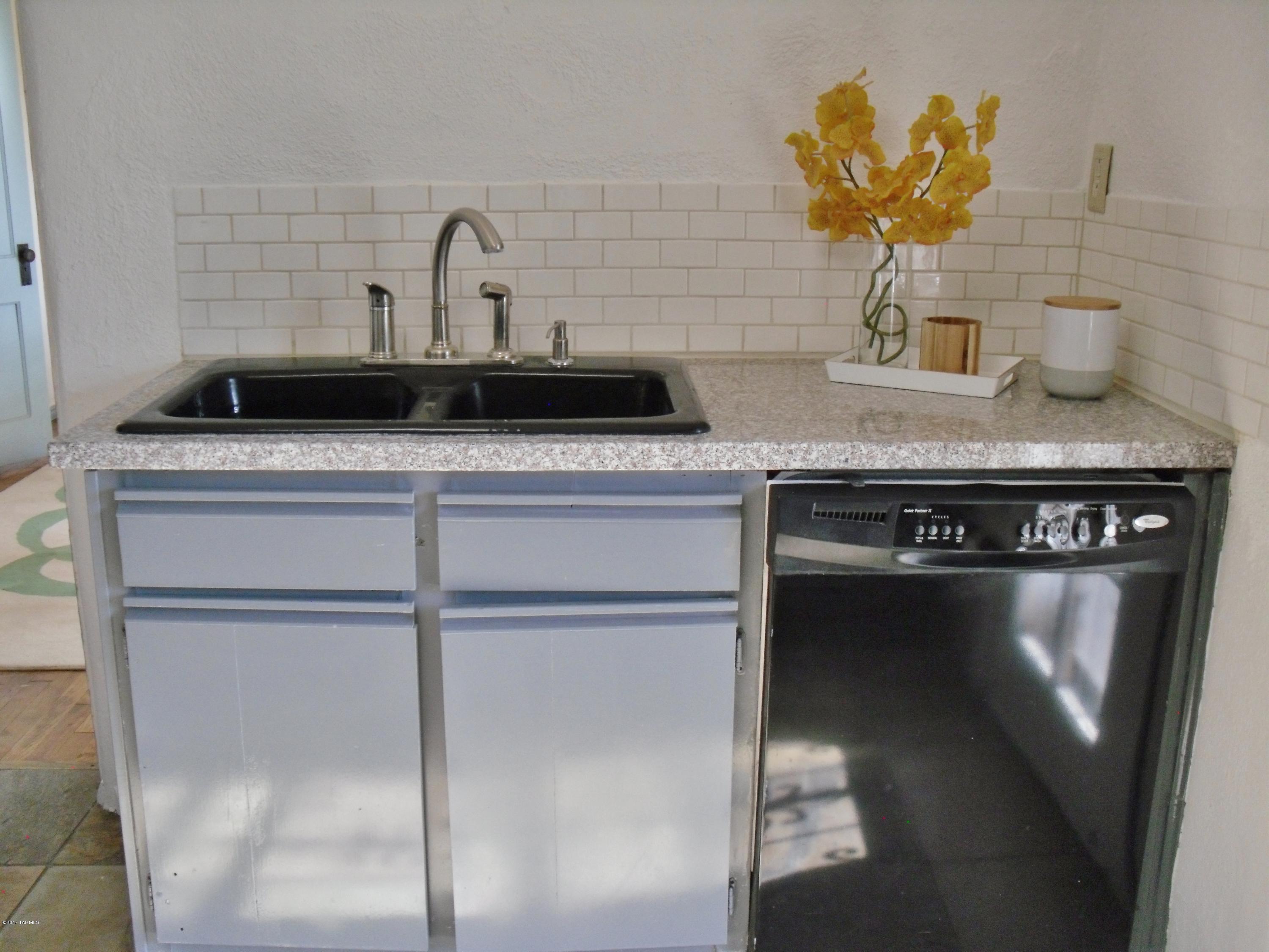 211 East Navajo Road Tucson, AZ 85705 - Photo 13 of 32 Gallery Image 13