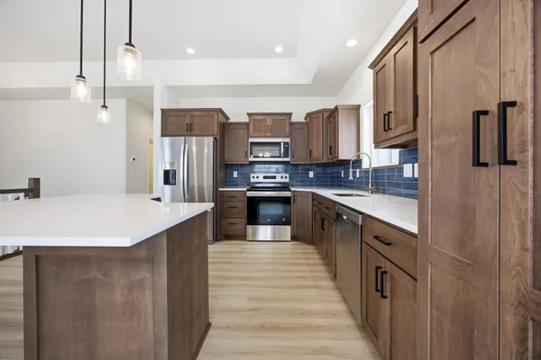 $499,900 | 7494 Eagle Point Drive South, Fargo, ND 58104