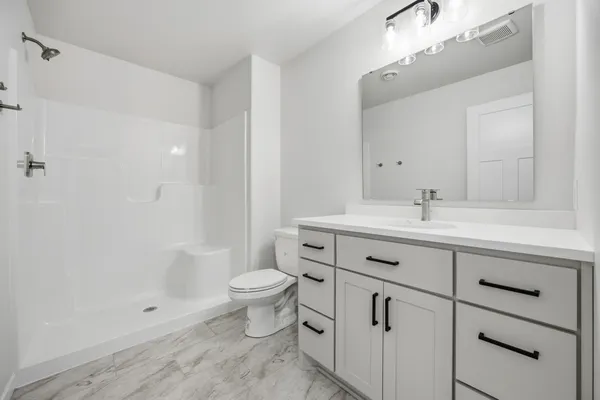 $499,900 | 7494 Eagle Point Drive South, Fargo, ND 58104