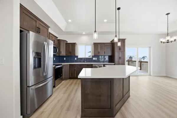 $499,900 | 7494 Eagle Point Drive South, Fargo, ND 58104