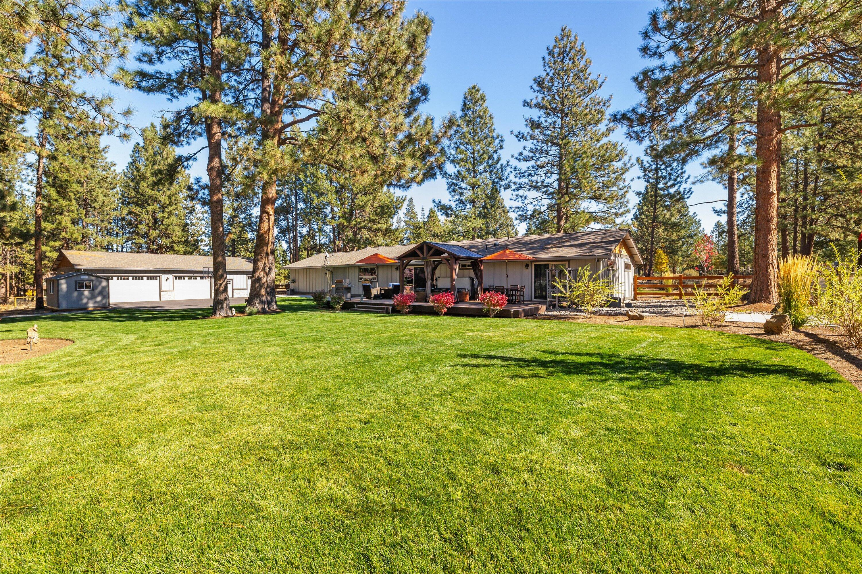 60095 East Ridgeview Drive Bend, OR 97702 - Photo 17 of 45 14-JILLROSELL 9
