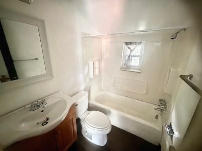 2022 Lindsay Road, Unit 2020 Pittsburgh, PA 15221 - Photo 4 of 6