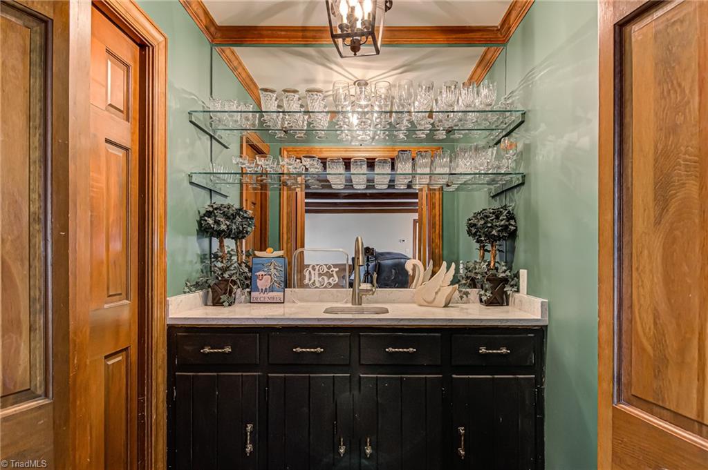 618 Hertford Road Winston-Salem, NC 27104 - Photo 13 of 42 Wet bar off den.