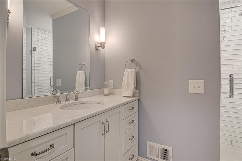 618 Hertford Road Winston-Salem, NC 27104 - Photo 28 of 42 double vanity