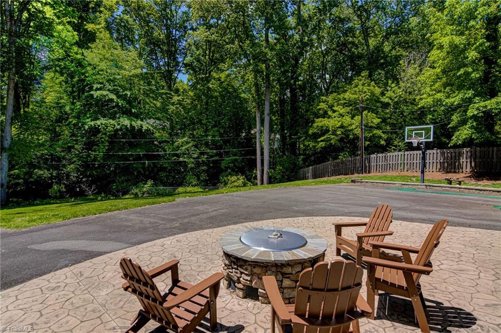 618 Hertford Road Winston-Salem, NC 27104 - Photo 38 of 42 natural gas outdoor fireplace