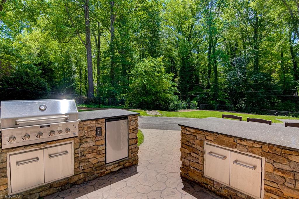 618 Hertford Road Winston-Salem, NC 27104 - Photo 39 of 42 out door kithcen
