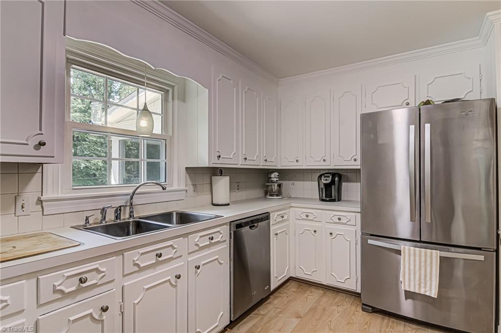 618 Hertford Road Winston-Salem, NC 27104 - Photo 10 of 42