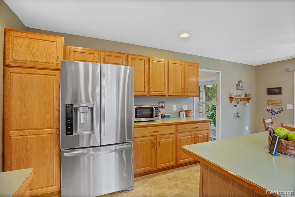 2017 Roundtree Rochester Hills, MI 48307 - Photo 12 of 36