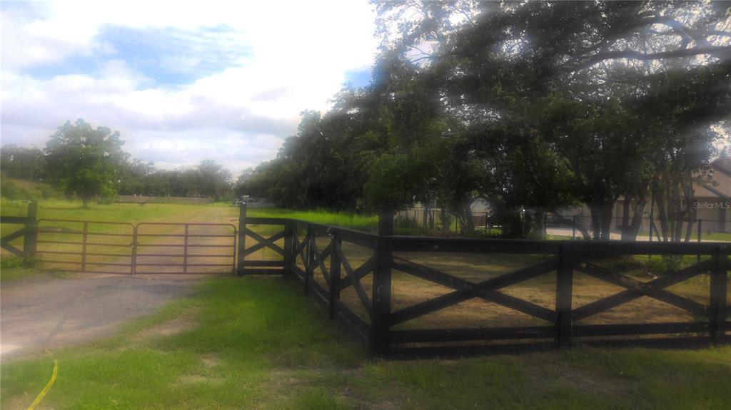2875 Sharp Road Kissimmee, FL 34744 - Photo 5 of 16